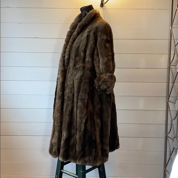 TRUE VINTAGE Revillon Freres Authentic Fur Coat - Picture 3 of 9